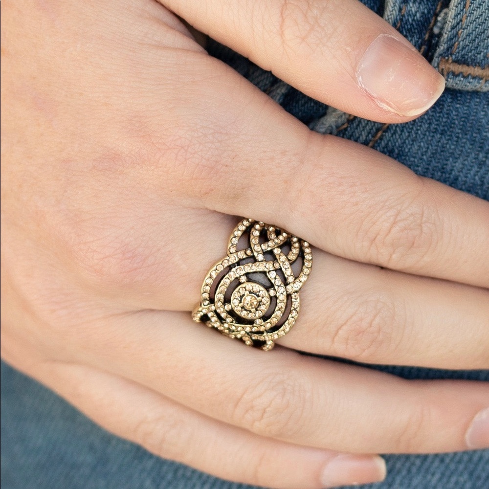 Royalness Ring
